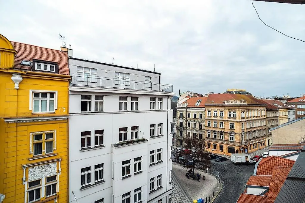 Apartment Amazing 2-Bedroom With Terrace And Air-Condition Prague