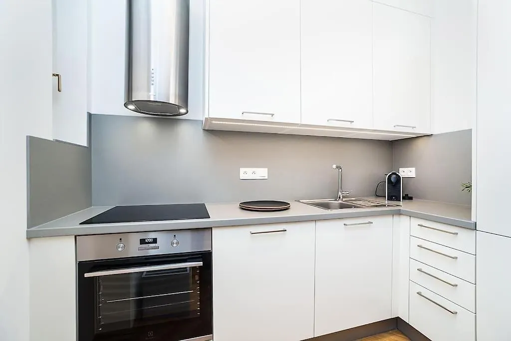 Amazing 2-Bedroom With Terrace And Air-Condition Prague