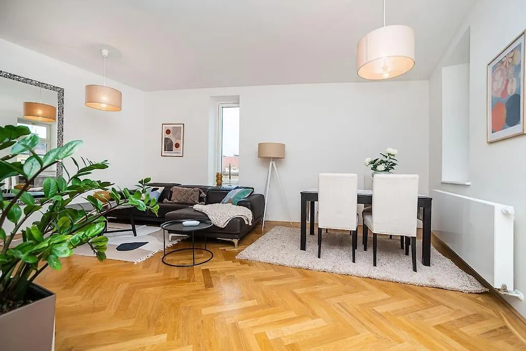 Apartment Amazing 2-Bedroom With Terrace And Air-Condition Prague Czech Republic
