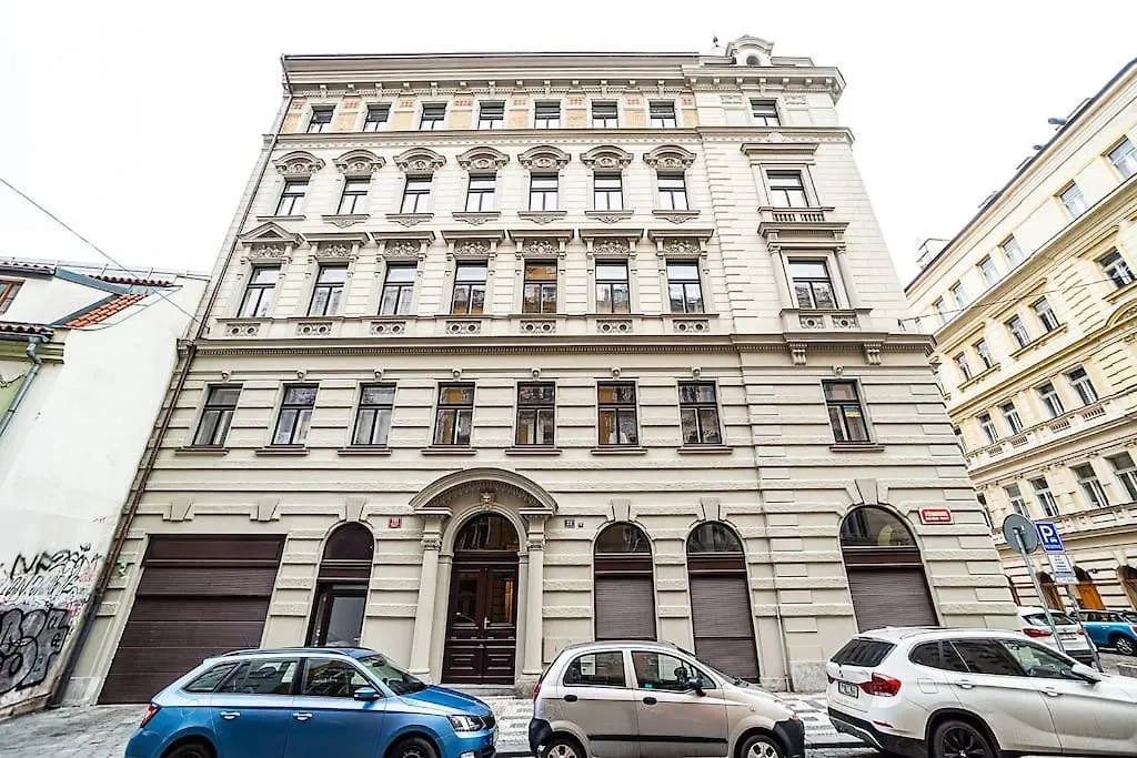 Amazing 2-Bedroom With Terrace And Air-Condition Prague