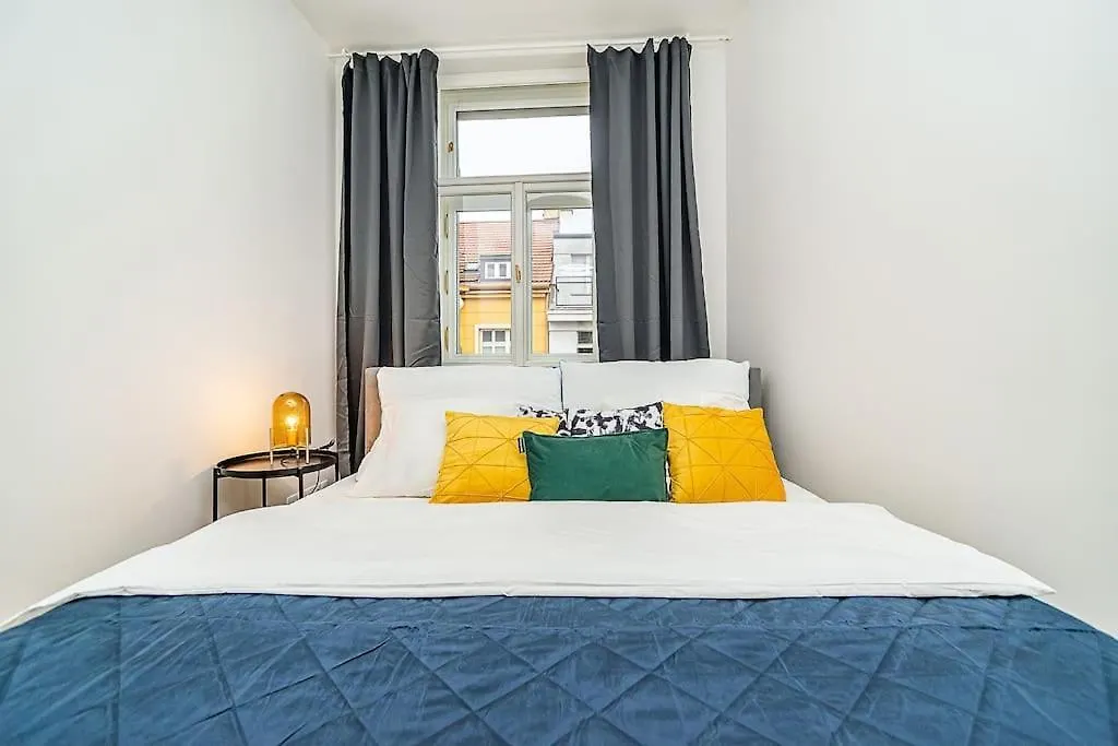 Amazing 2-Bedroom With Terrace And Air-Condition Prague 0*,