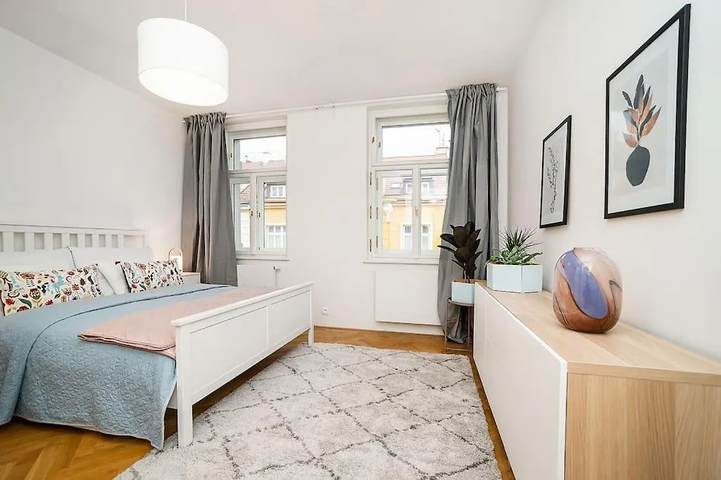 Apartment Amazing 2-Bedroom With Terrace And Air-Condition Prague Czech Republic