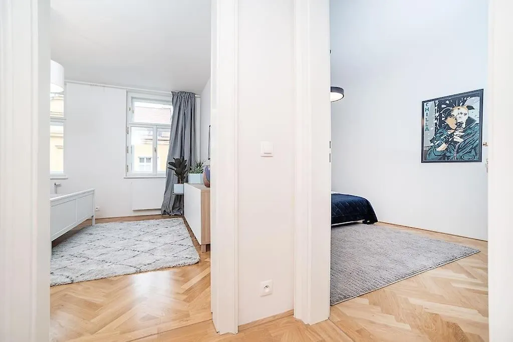 Amazing 2-Bedroom With Terrace And Air-Condition Prague