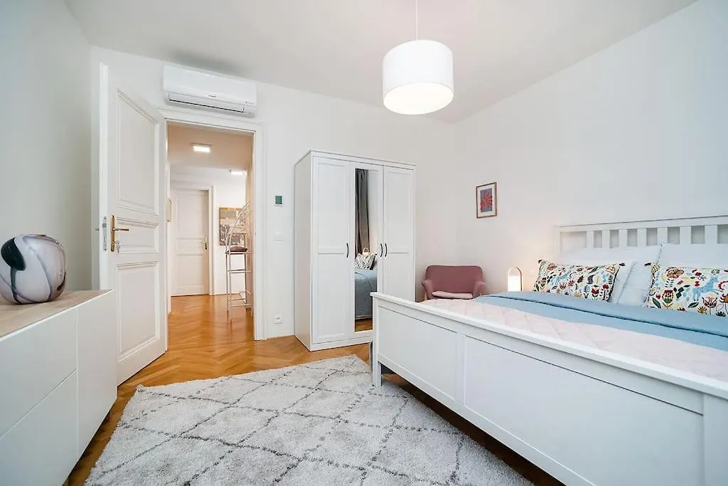 Amazing 2-Bedroom With Terrace And Air-Condition Prague 0*,  Czech Republic