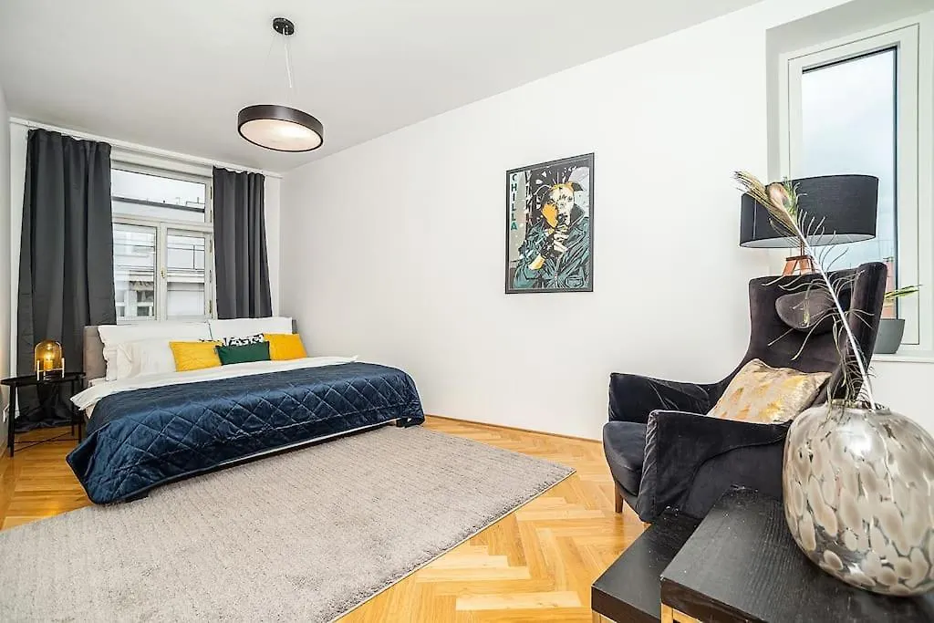 Amazing 2-Bedroom With Terrace And Air-Condition Prague