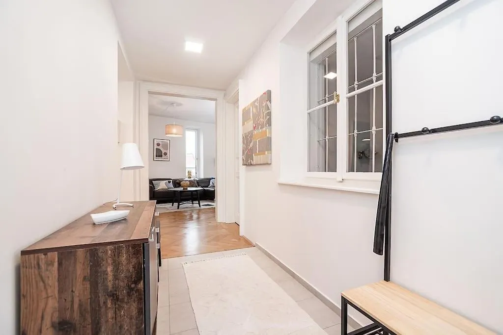 Amazing 2-Bedroom With Terrace And Air-Condition Prague Czech Republic
