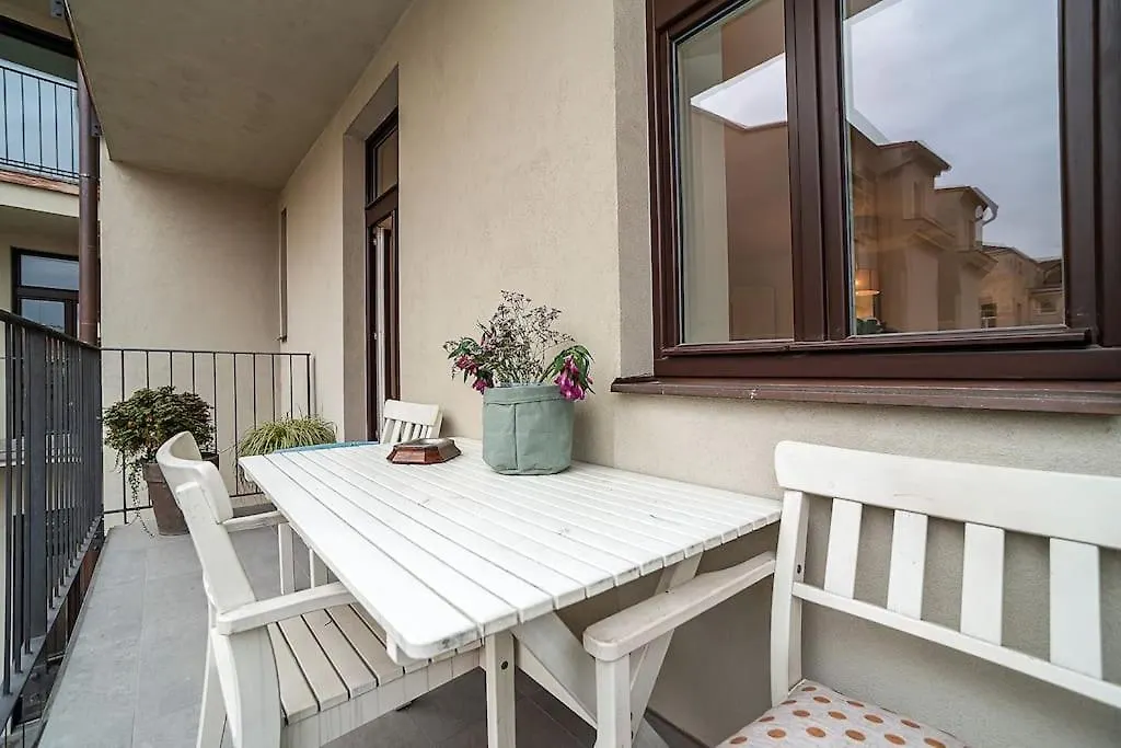 Amazing 2-Bedroom With Terrace And Air-Condition Prague Apartment